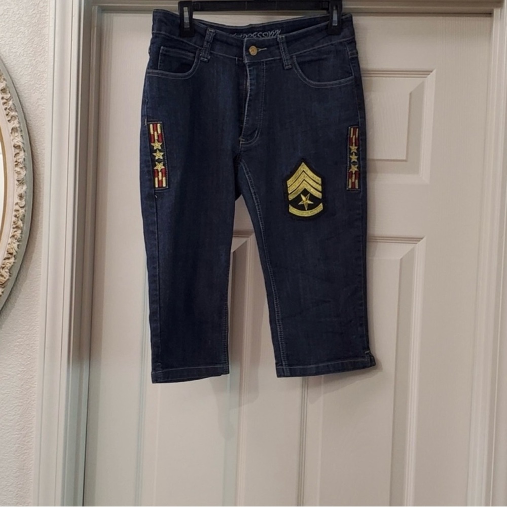 Impressions capri Military theme pants
are a size 10.